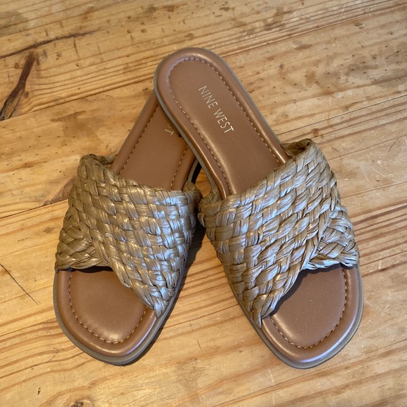 🎉 LIKE NEW‼️ NINE WEST SUMMER FLATS‼️ - Picture 10 of 10